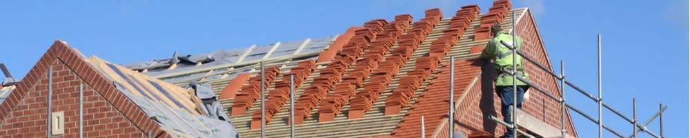 Nieuwe dakpannen plaatse in Weert